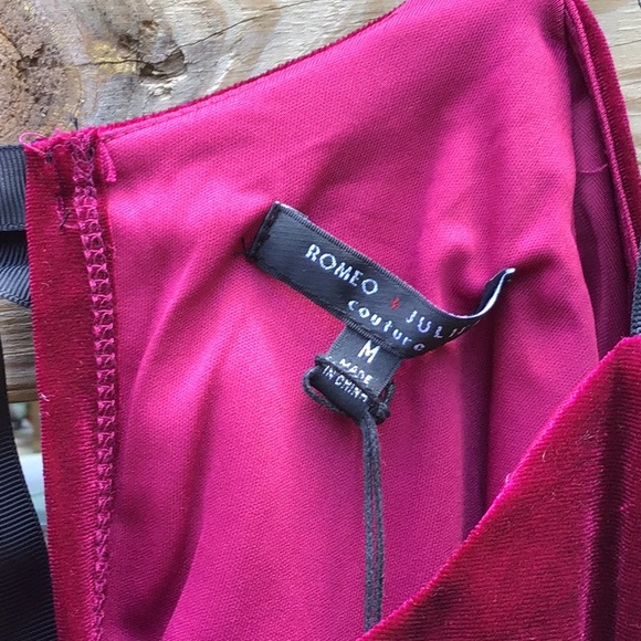 ROMEO & JULIET COUTURE BURGUNDY VELOUR BLACK RIBBON SHOULDER STRAPS MEDIUM - Picture 6 of 14